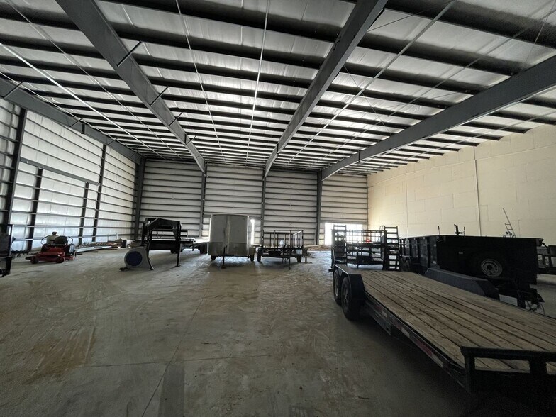 More Photos Of 1402 Bridgeview Dr, Port Allen Light Manufacturing For Sale