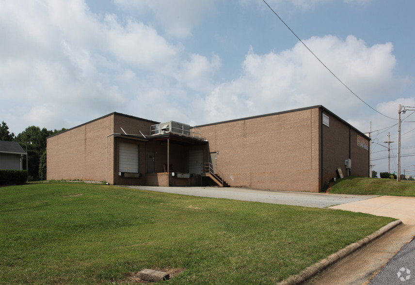 Primary Photo Of 2501 Mendenhall Rd, High Point Warehouse For Lease