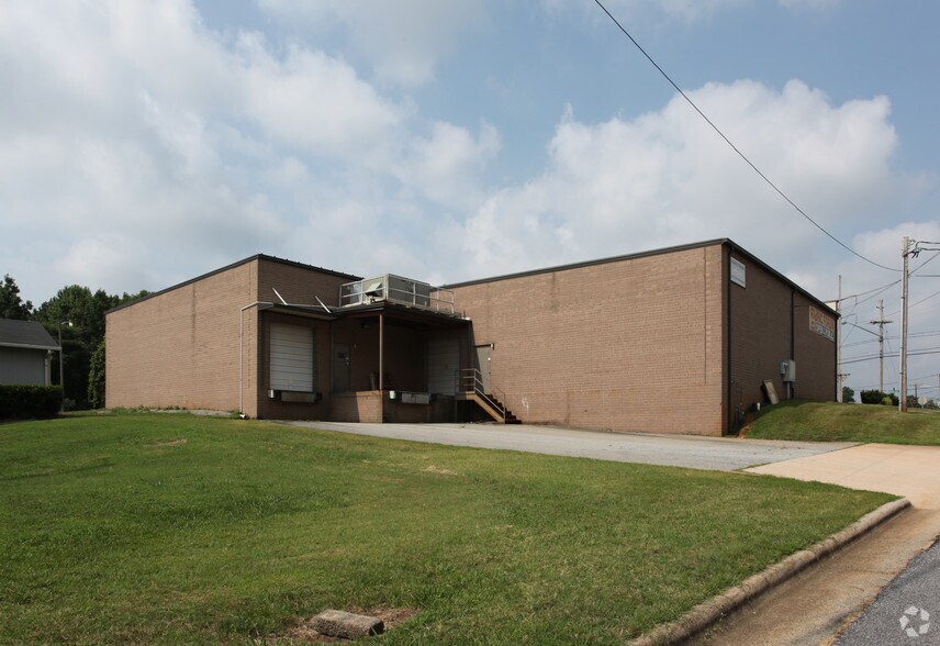 More Photos Of 2501 Mendenhall Rd, High Point Warehouse For Lease