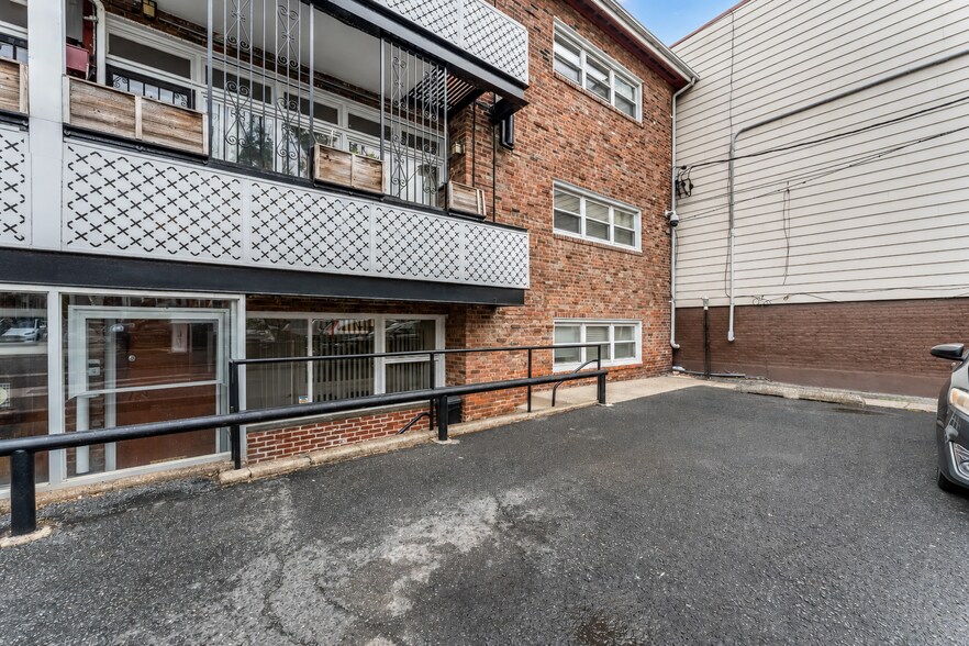 More Photos Of 22 Glenwood Ave, Jersey City Office Residential For Lease