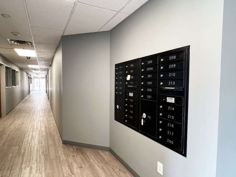 More Photos Of 10412 Allisonville Rd, Fishers Office For Sale