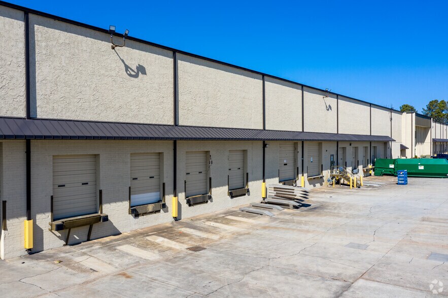 More Photos Of 5356 E Ponce De Leon Ave, Stone Mountain Warehouse For Lease