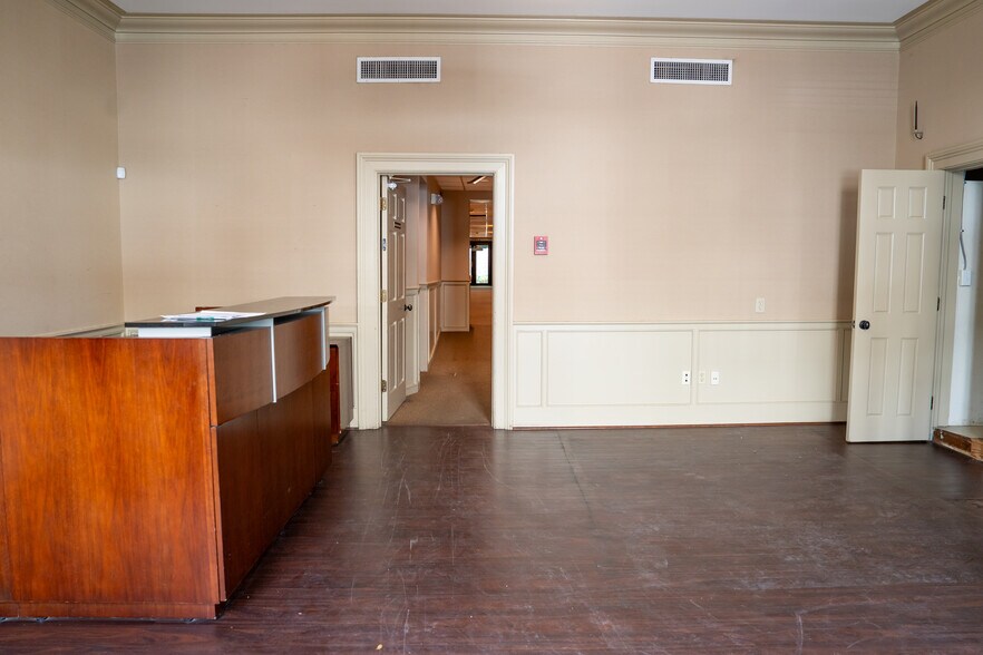 More Photos Of 61 Broad St, Charleston Office Residential For Sale