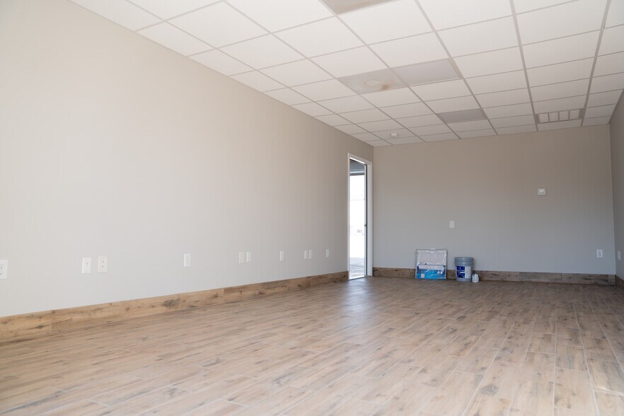 More Photos Of 2550 County Road 279, Leander Freestanding For Lease