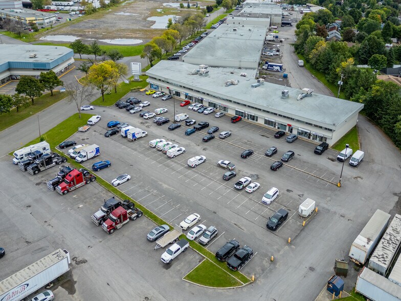 More Photos Of 925 Av Newton, Québec Manufacturing For Lease