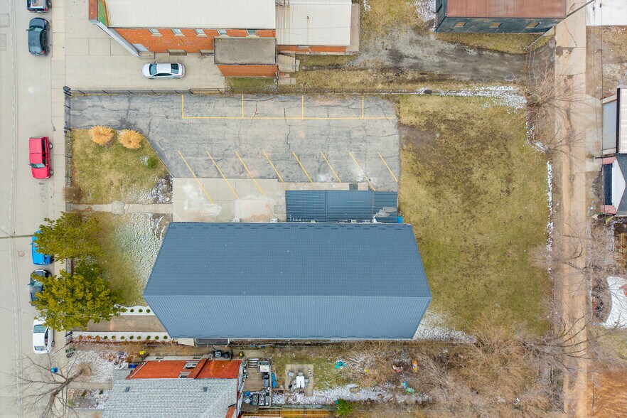 More Photos Of 50 Earl St, Hamilton Daycare Center For Sale