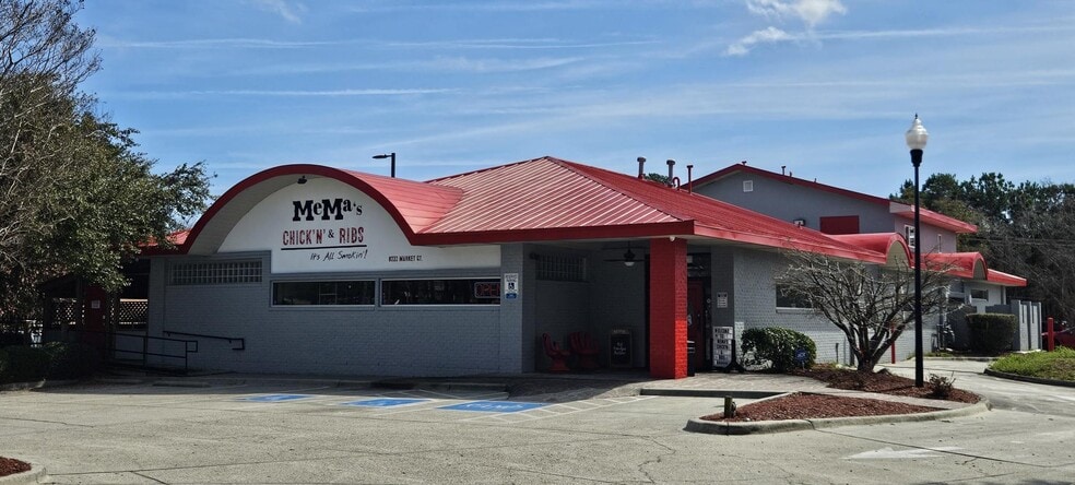 More Photos Of 8232 Market St, Wilmington Freestanding For Sale