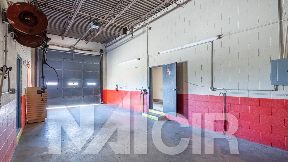 More Photos Of 5630 York Rd, Spring Grove Flex For Sale