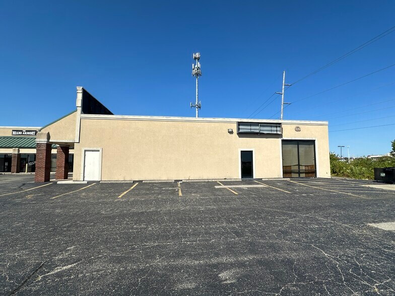 More Photos Of 8935-8947 Kingsridge Rd, Dayton Unknown For Lease