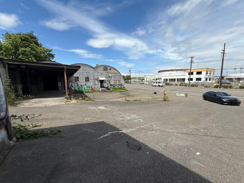 More Photos Of 3821 NW St Helens Rd, Portland Warehouse For Sale