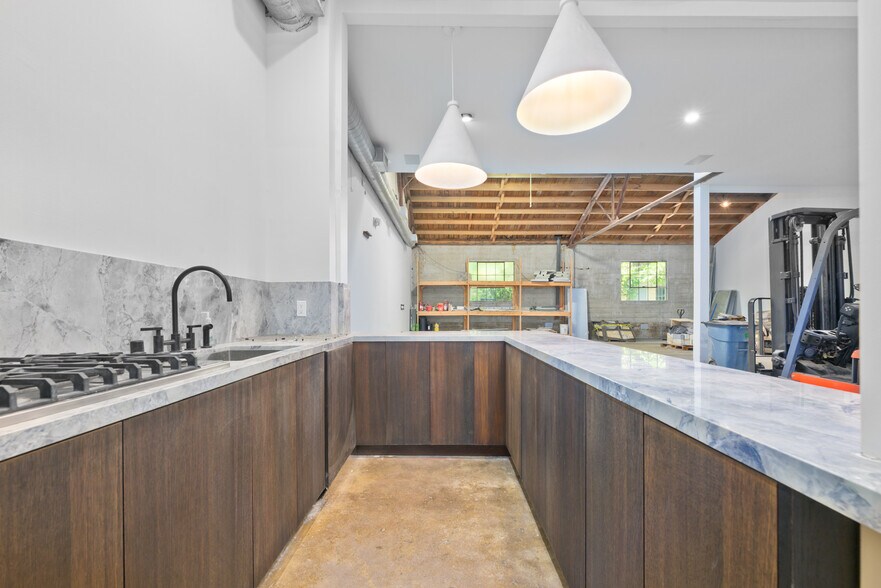 More Photos Of 663-677 N Berendo St, Los Angeles Storefront Retail Office For Lease