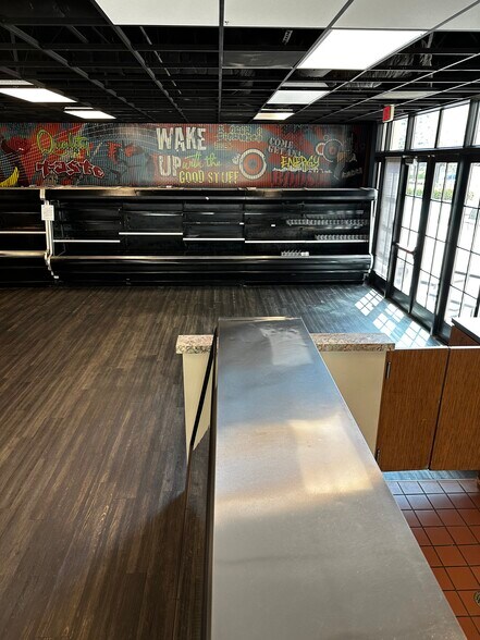 More Photos Of 45 Rincon Dr, Camarillo General Retail For Lease