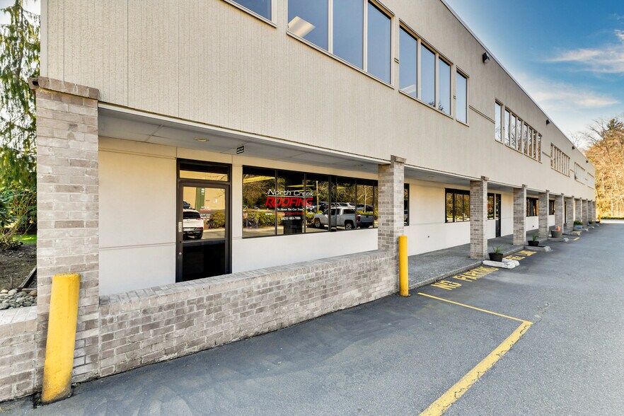 More Photos Of 16000 Mill Creek Blvd, Mill Creek Showroom For Lease
