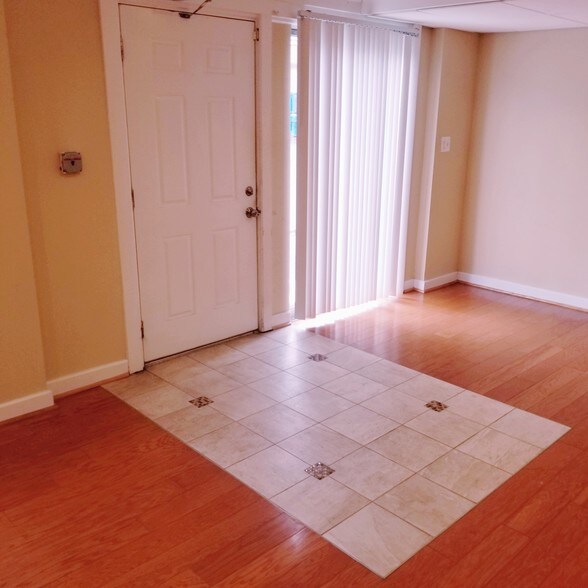 More Photos Of 7309 Highland St, Springfield Light Distribution For Lease