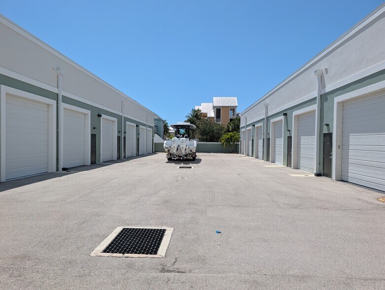 More Photos Of 4276 Bonita Beach Rd, Bonita Springs Self Storage For Sale
