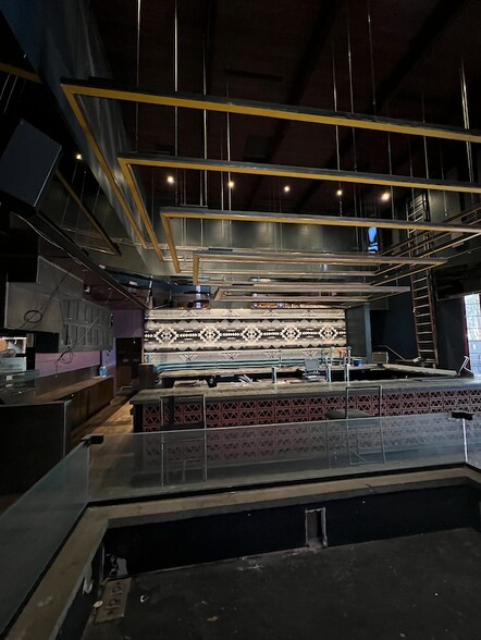 More Photos Of 4935 N Mesa St, El Paso Restaurant For Lease