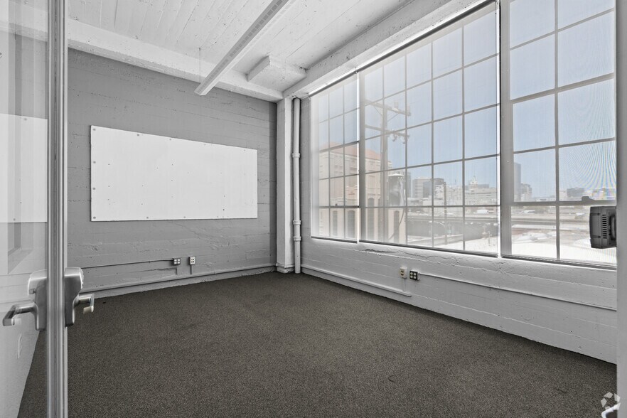 More Photos Of 283 4th St, Oakland Loft Creative Space For Lease