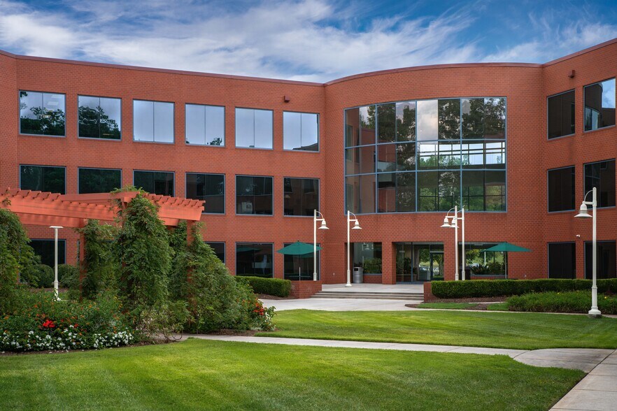 More Photos Of 1225 E Weisgarber Rd, Knoxville Office For Lease