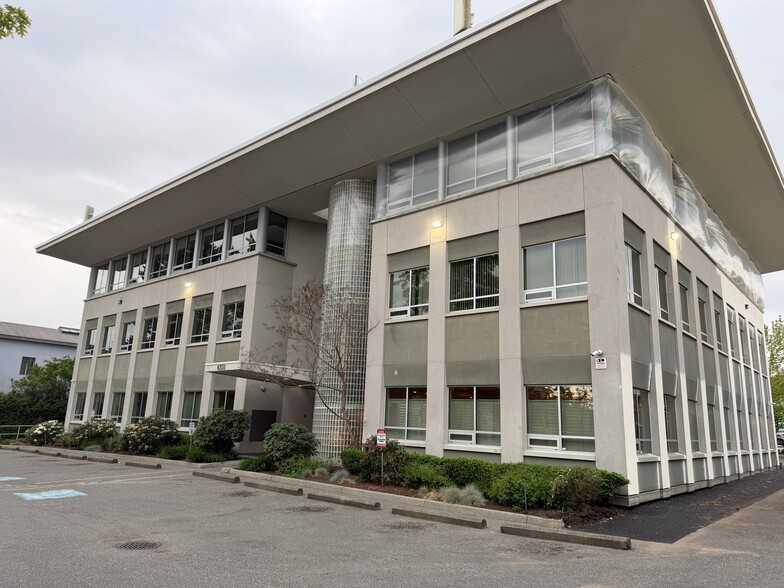More Photos Of 6351 197th St, Langley Medical For Sale