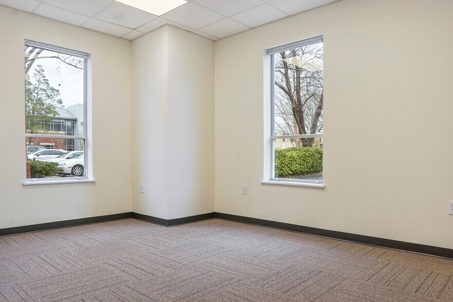 More Photos Of 123 S Lynnhaven Rd, Virginia Beach Office For Lease