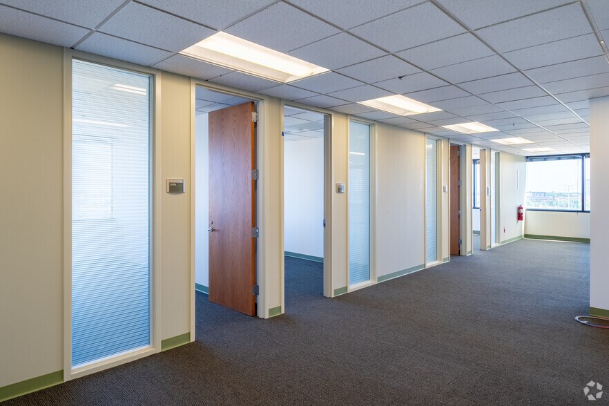 More Photos Of 1020 W 31st St, Downers Grove Office For Lease