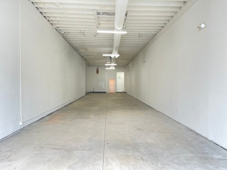 More Photos Of 8462 Melrose Ave, Los Angeles Storefront For Lease