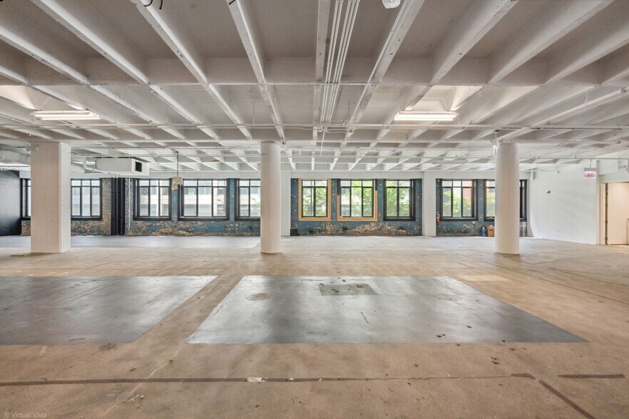 More Photos Of 360 N State St, Chicago General Retail For Sale