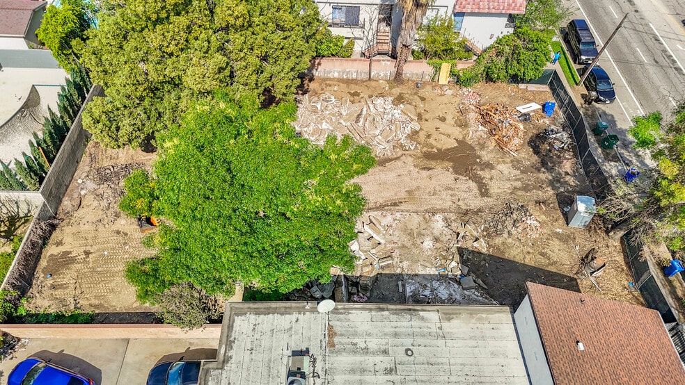 More Photos Of 6901 Woodman Ave, Van Nuys Apartments For Sale