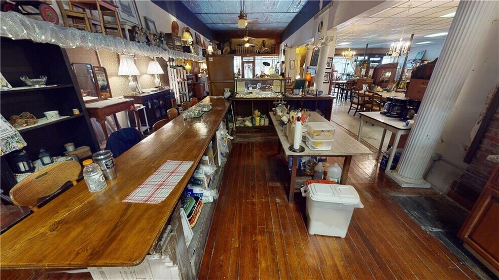 More Photos Of 116 N Illinois St, Chrisman Storefront Retail Residential For Sale