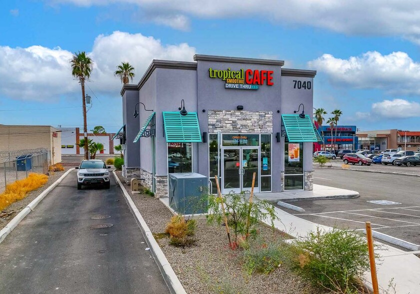 Primary Photo Of 7040 E Broadway Blvd, Tucson Fast Food For Sale