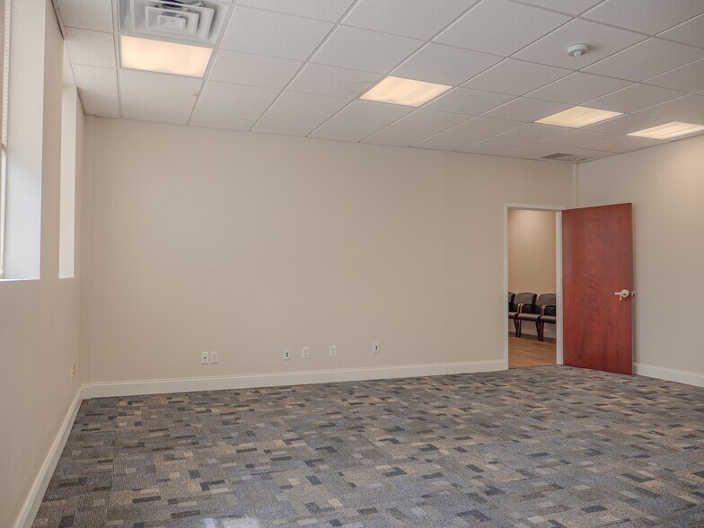 More Photos Of 24 Arnett Ave, Lambertville Office For Lease