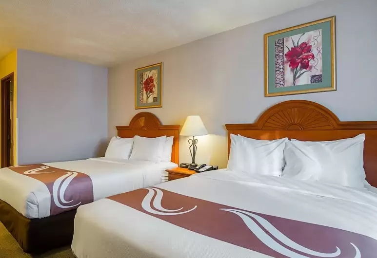 More Photos Of 730 E Jennifer Ln, Sidney Hotel For Sale