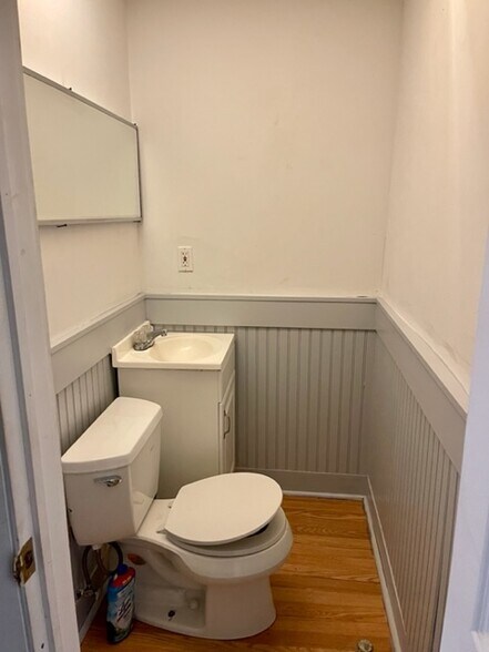 More Photos Of 161 E Main St, Mount Kisco Storefront Retail Residential For Lease