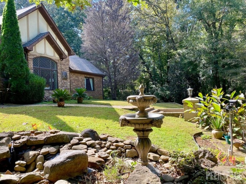 More Photos Of 3000 Cathedral Pl, Decatur Movie Radio TVStudio For Sale