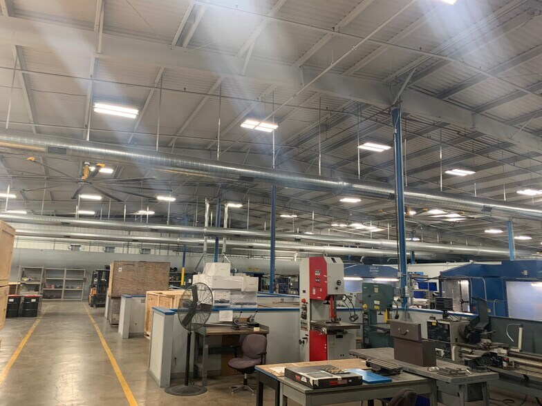 More Photos Of 919 W Mayfield Rd, Arlington Warehouse For Lease