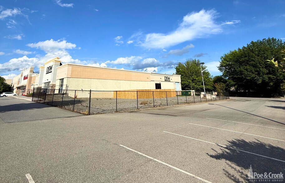 More Photos Of 1930 Valley View Blvd, Roanoke Land For Sale