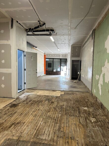 More Photos Of 13016 Liberty Ave, South Richmond Hill Flex For Lease