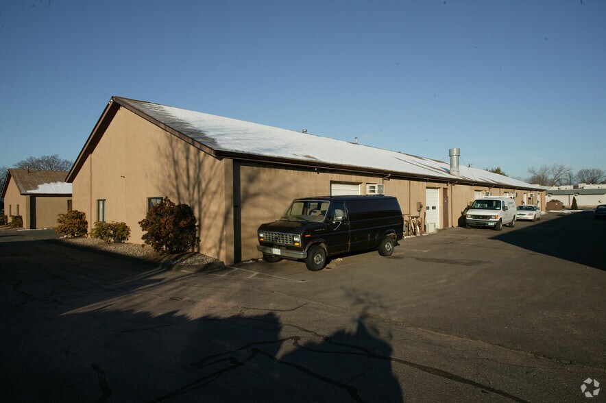 More Photos Of 160 Oak St, Glastonbury Light Manufacturing For Sale