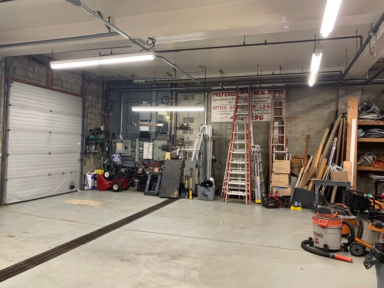 More Photos Of 2107 Springfield Ave, Vauxhall Service For Lease