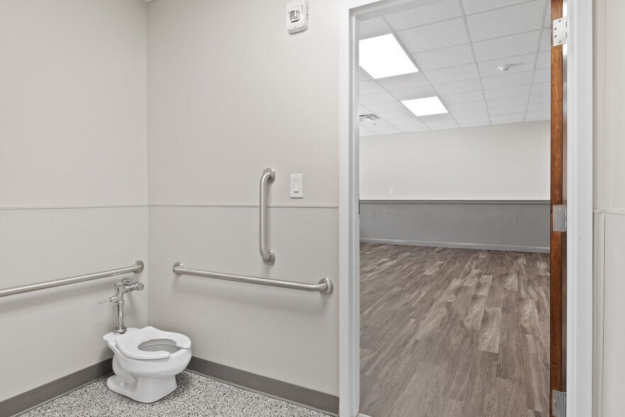 More Photos Of 1450 Higbee Mill Rd, Lexington Schools For Sale