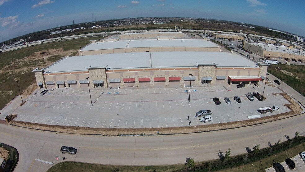 More Photos Of 24936-24952 Katy Fwy, Katy Storefront For Lease