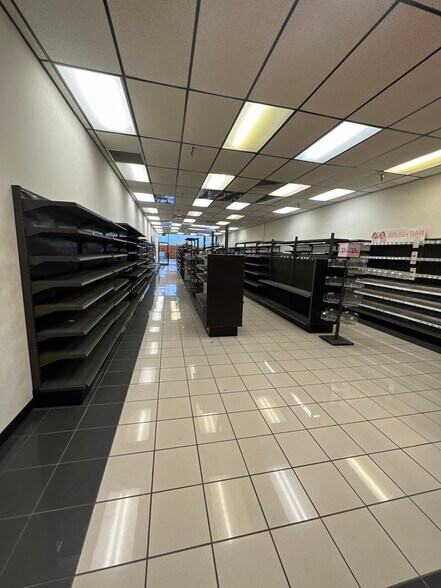 More Photos Of 6047-6069 Stellhorn Rd, Fort Wayne Storefront For Lease