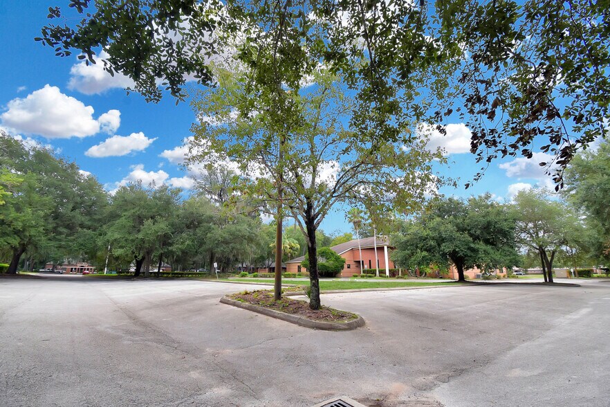 More Photos Of 6852 Belfort Oaks Pl, Jacksonville Medical For Sale