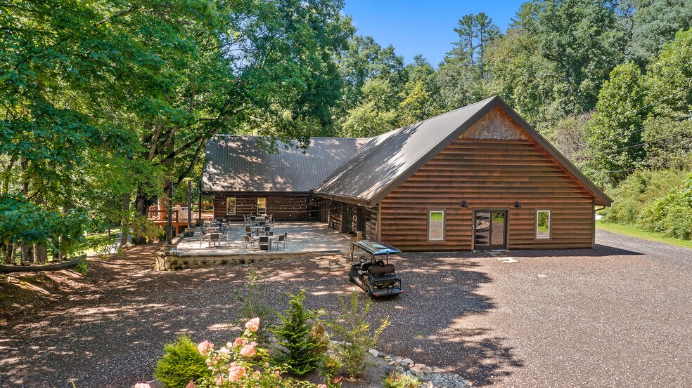 More Photos Of 340 Willow Creek Dr, Blue Ridge Hotel For Sale