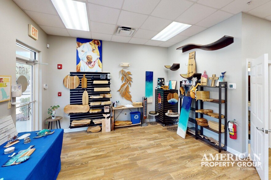 More Photos Of 4532 McAshton St, Sarasota Truck Terminal For Sale