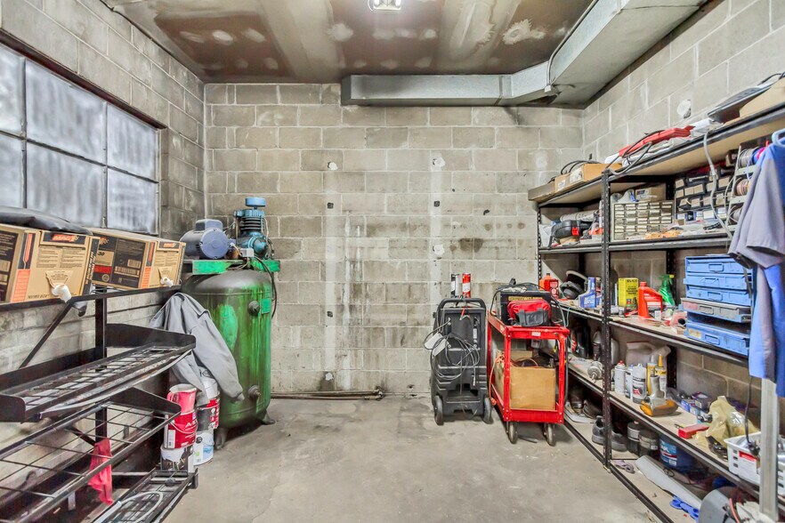 More Photos Of 3707 Quincy Ave, Ogden Auto Repair For Sale