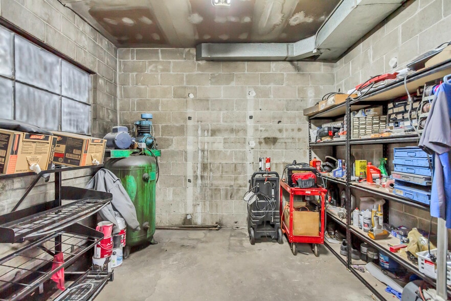 More Photos Of 3707 Quincy Ave, Ogden Auto Repair For Sale
