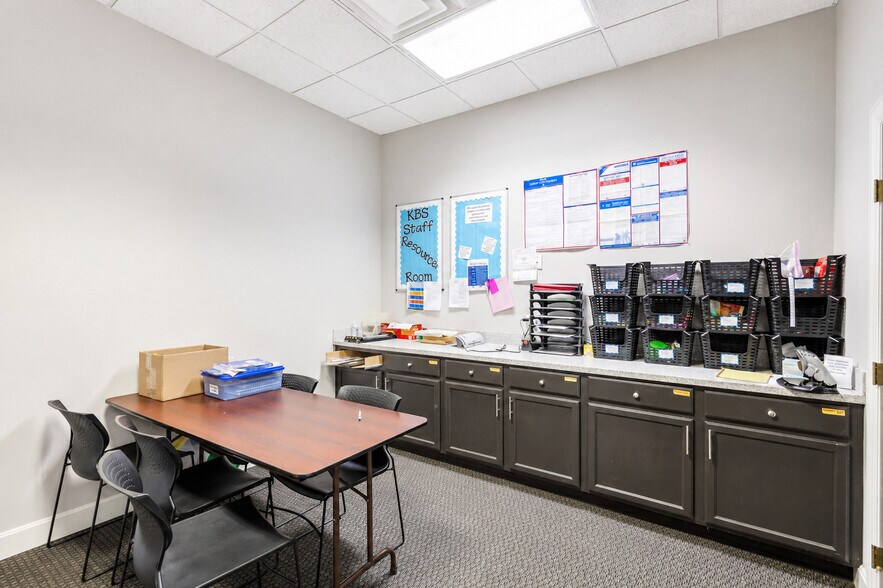 More Photos Of 5963 Kentshire Dr, Kettering Medical For Sale