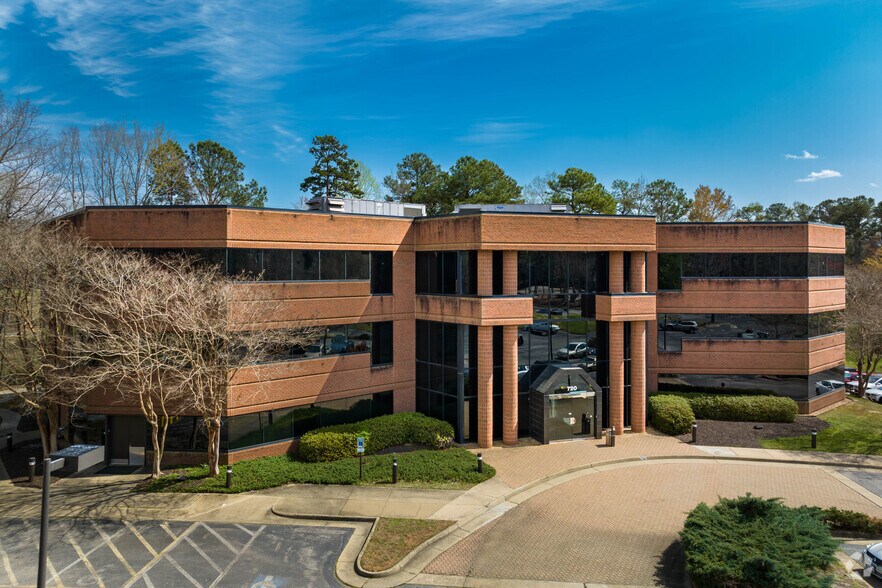 More Photos Of 720 Moorefield Park Dr, Richmond Office For Lease