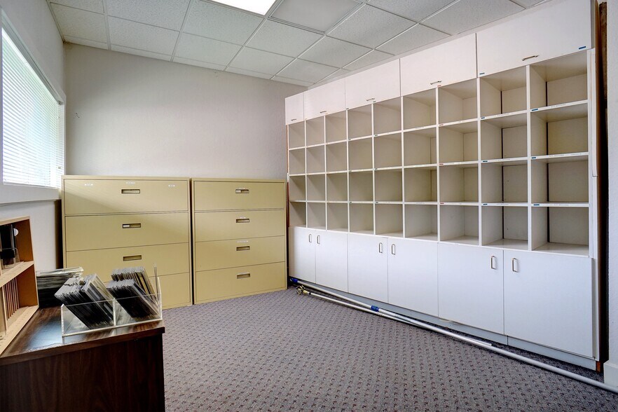 More Photos Of 1303 Northwest Hwy, Garland Office For Lease